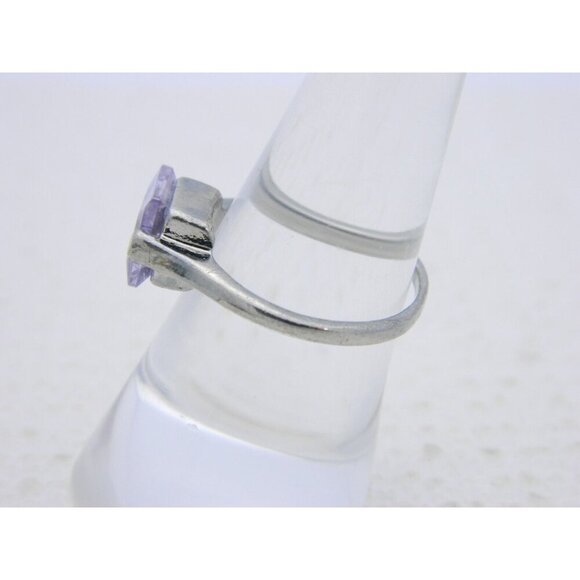 VTG Silver Tone Purple Faceted Cut Glass Rhinestone Princess Cut Ring Size 6.5 - Picture 3 of 4